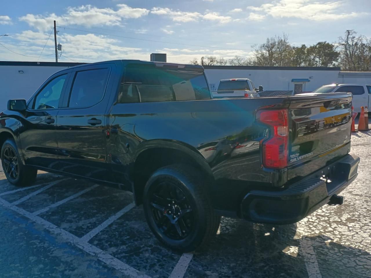 Chevrolet Silverado 1500 Custom Crew Cab 2WD 2024
