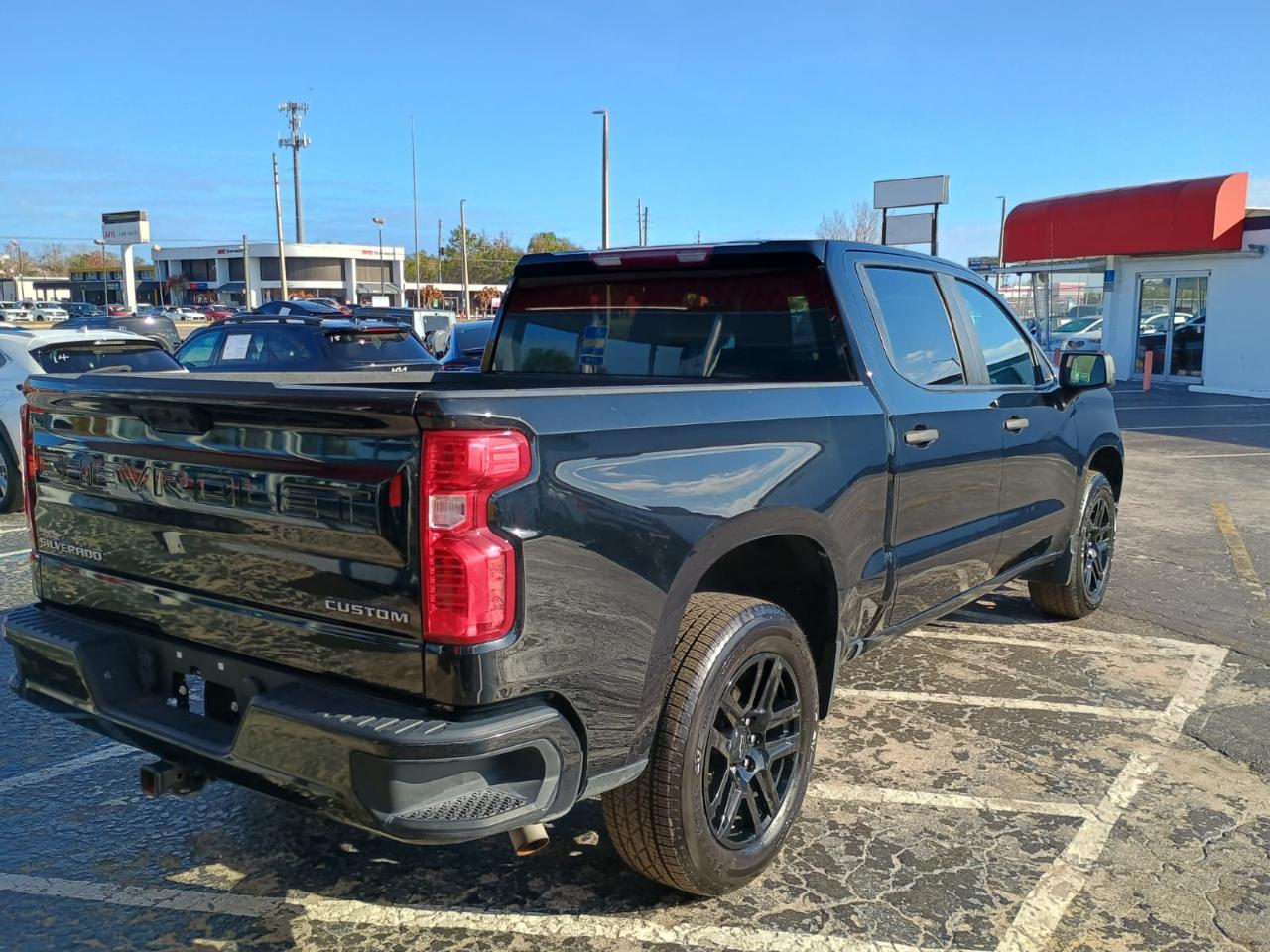 Chevrolet Silverado 1500 Custom Crew Cab 2WD 2024