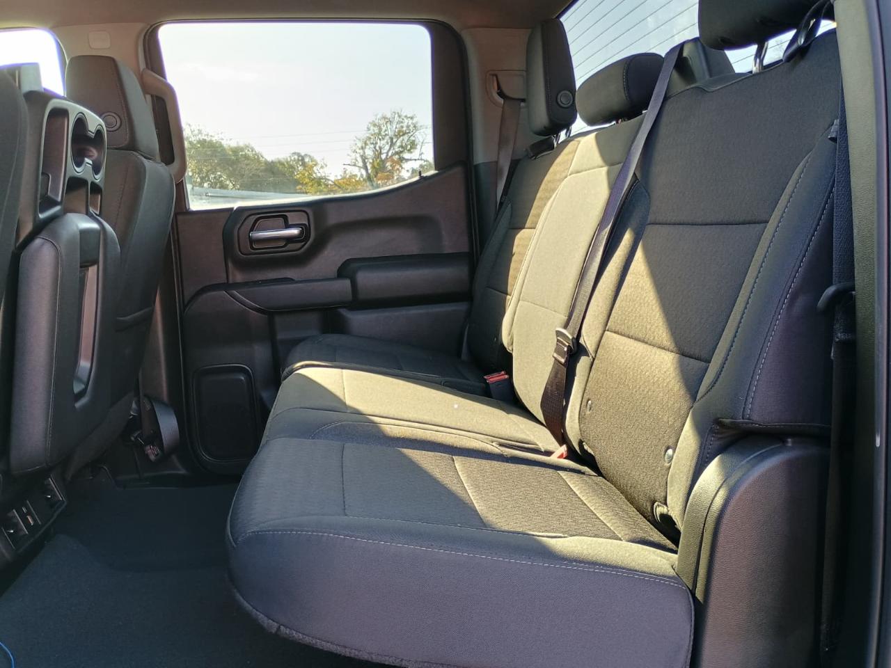 Chevrolet Silverado 1500 Custom Crew Cab 2WD 2024