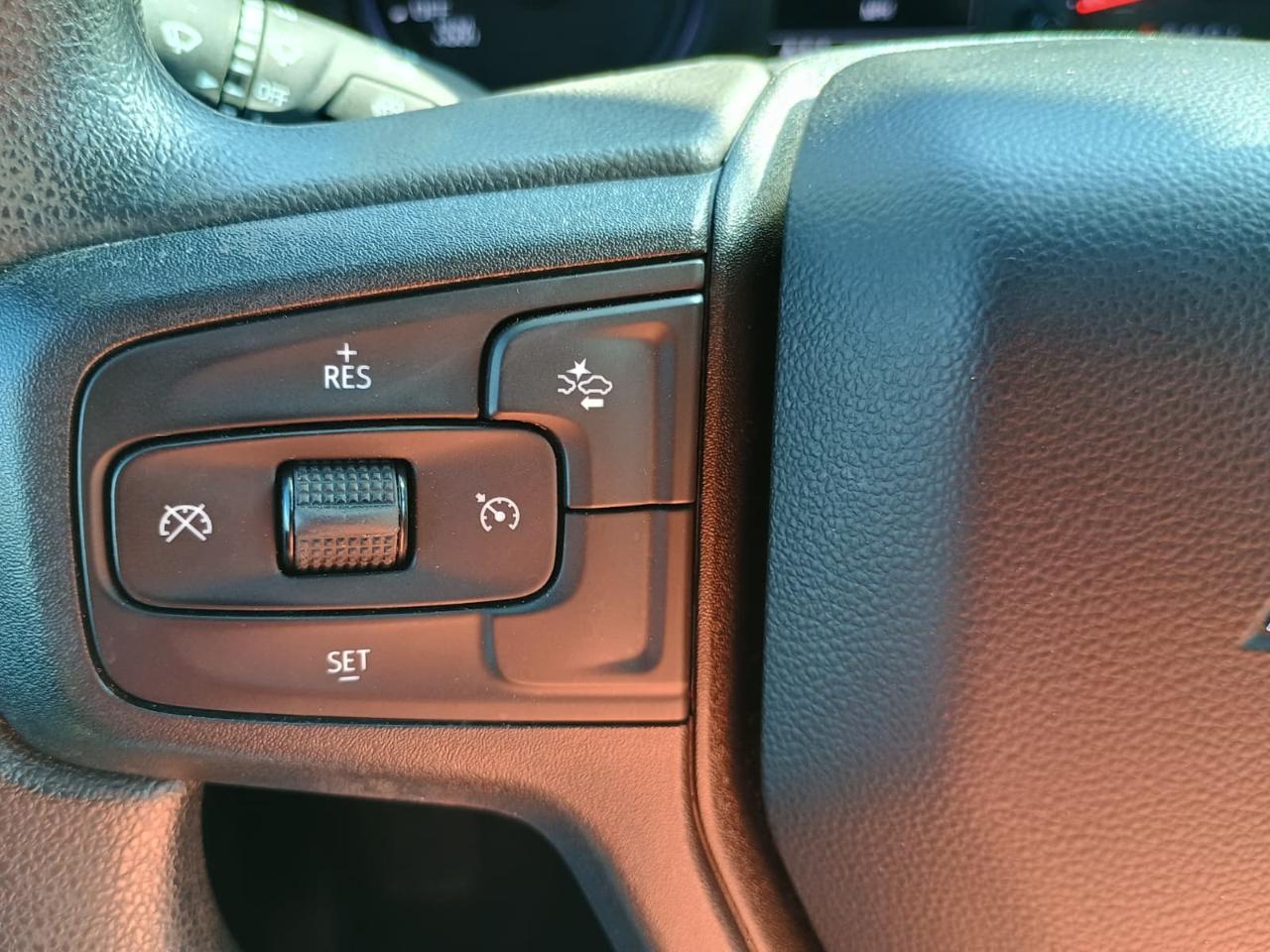 Chevrolet Silverado 1500 Custom Crew Cab 2WD 2024