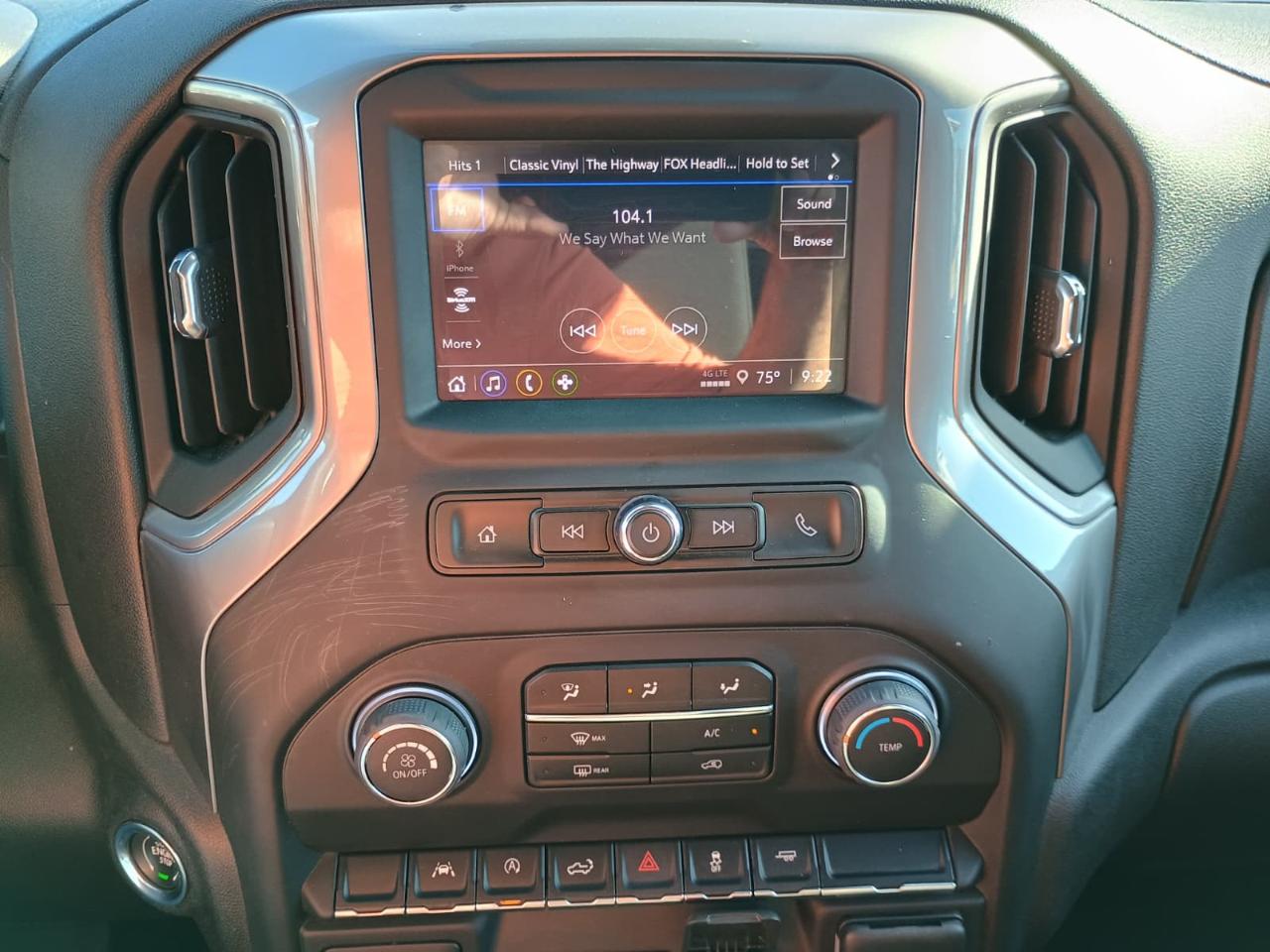 Chevrolet Silverado 1500 Custom Crew Cab 2WD 2024