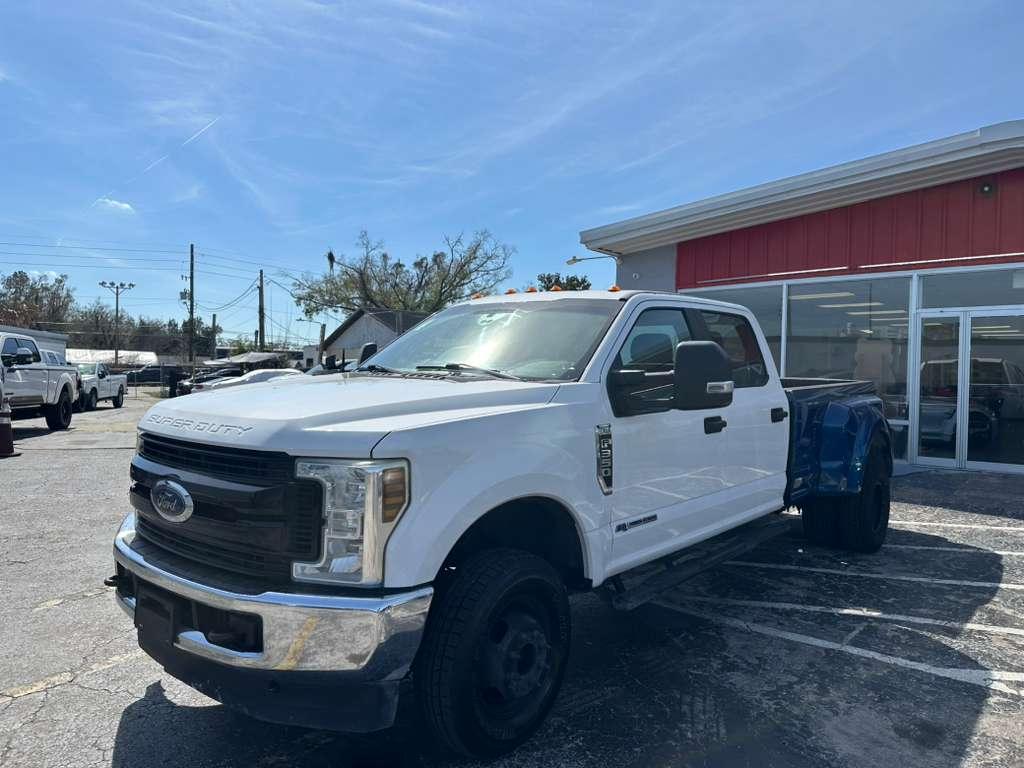 Ford F-350 SD Lariat Crew Cab Long Bed DRW 4WD 2019
