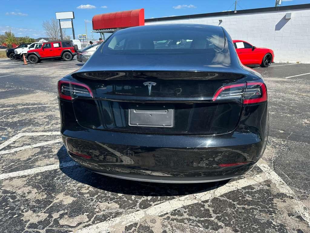 Tesla Model 3 Standard Range Plus 2022