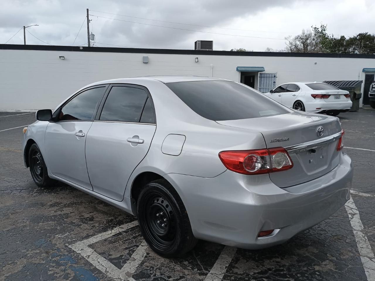 Toyota Corolla LE 4-Speed AT 2013