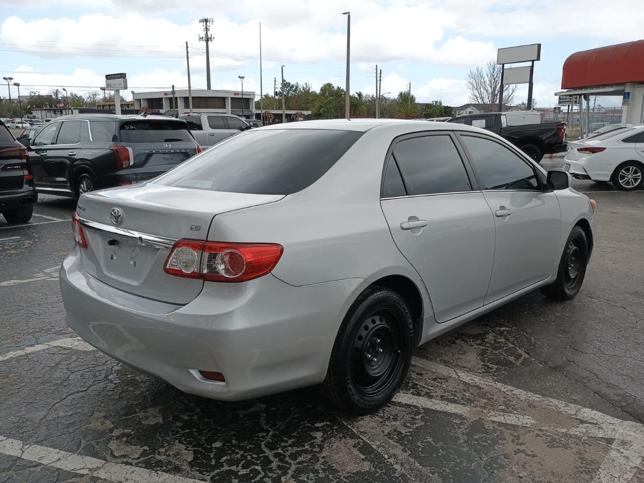 Toyota Corolla LE 4-Speed AT 2013