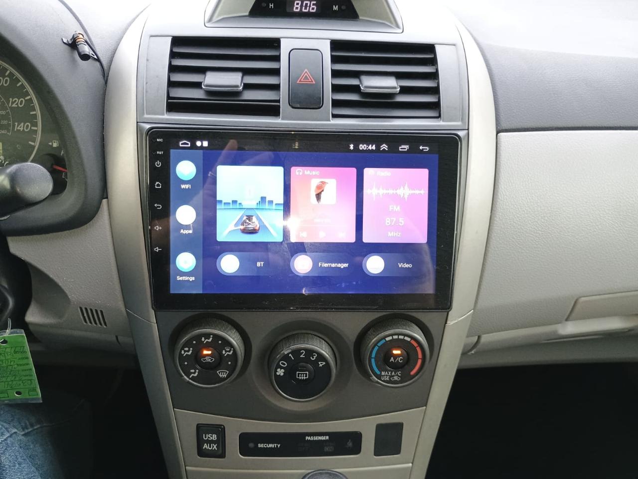 Toyota Corolla LE 4-Speed AT 2013