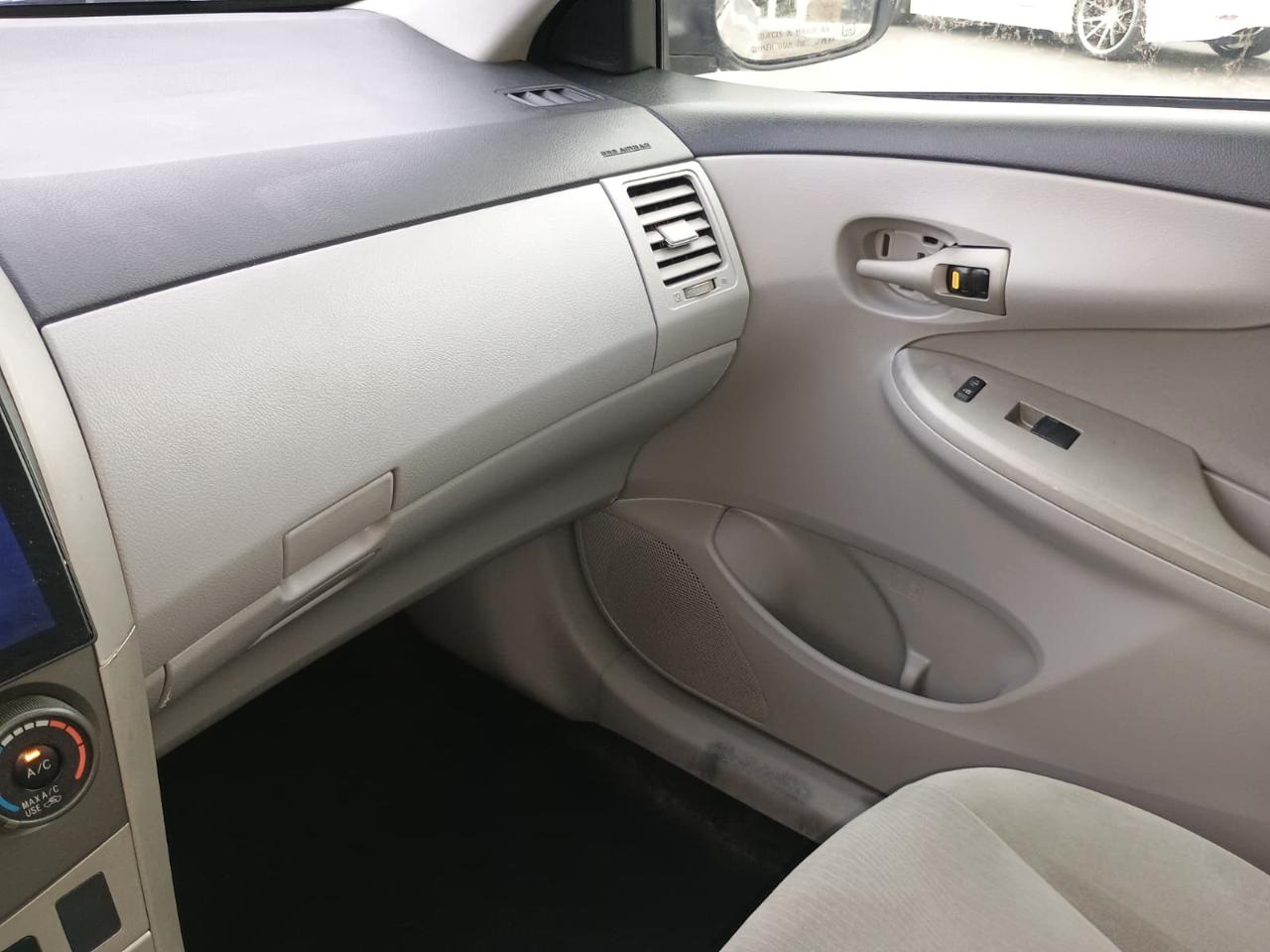 Toyota Corolla LE 4-Speed AT 2013