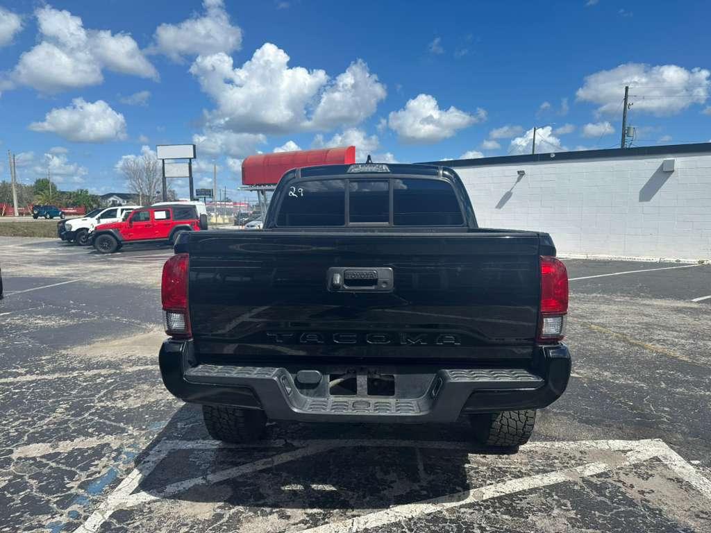 Toyota Tacoma SR5 Double Cab I4 2WD 2020