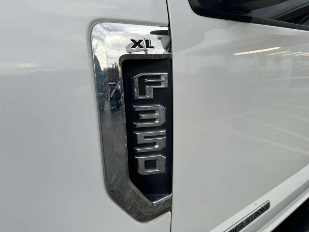 Ford F-350 SD XL Crew Cab Long Bed DRW 4WD 2020