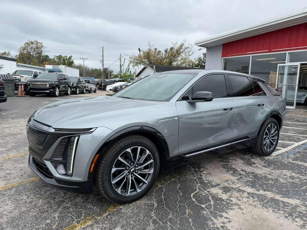 Cadillac Lyriq Sport-2 2024