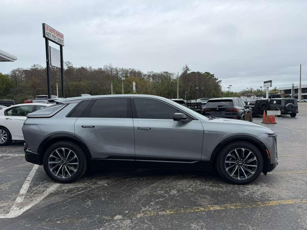 Cadillac Lyriq Sport-2 2024