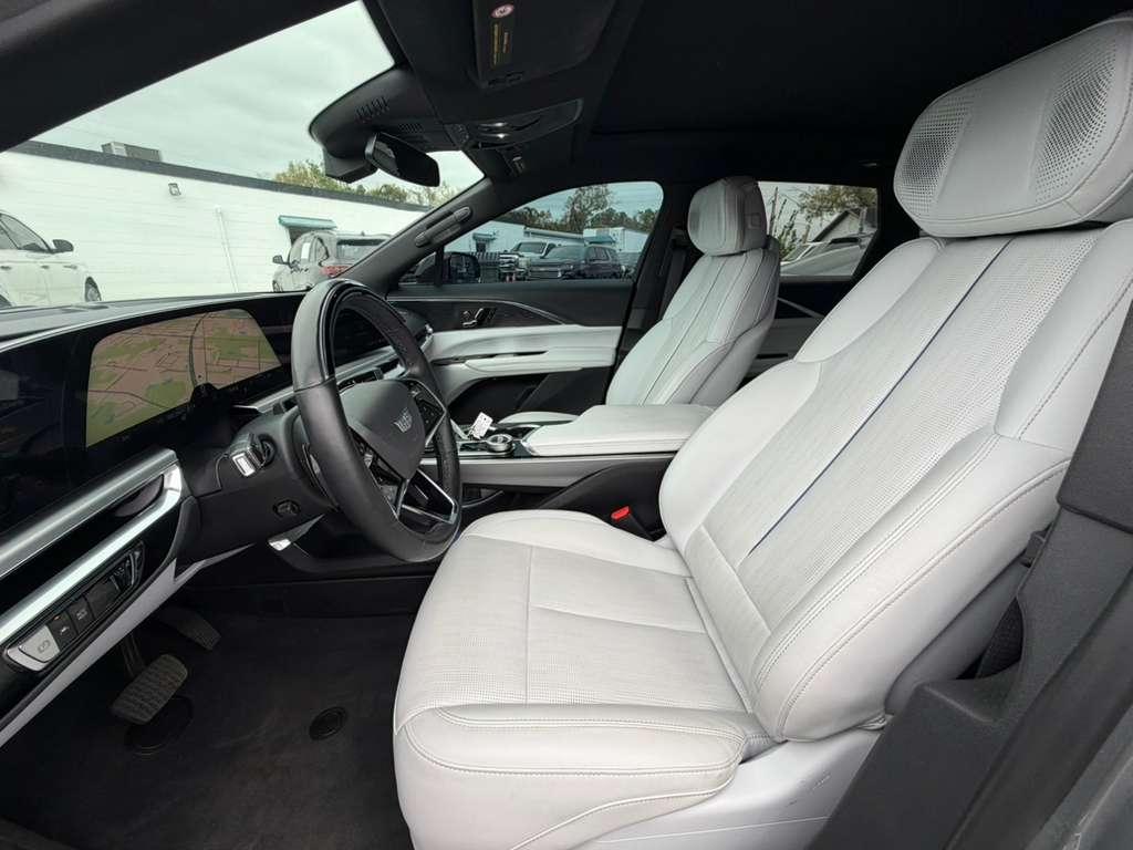 Cadillac Lyriq Sport-2 2024