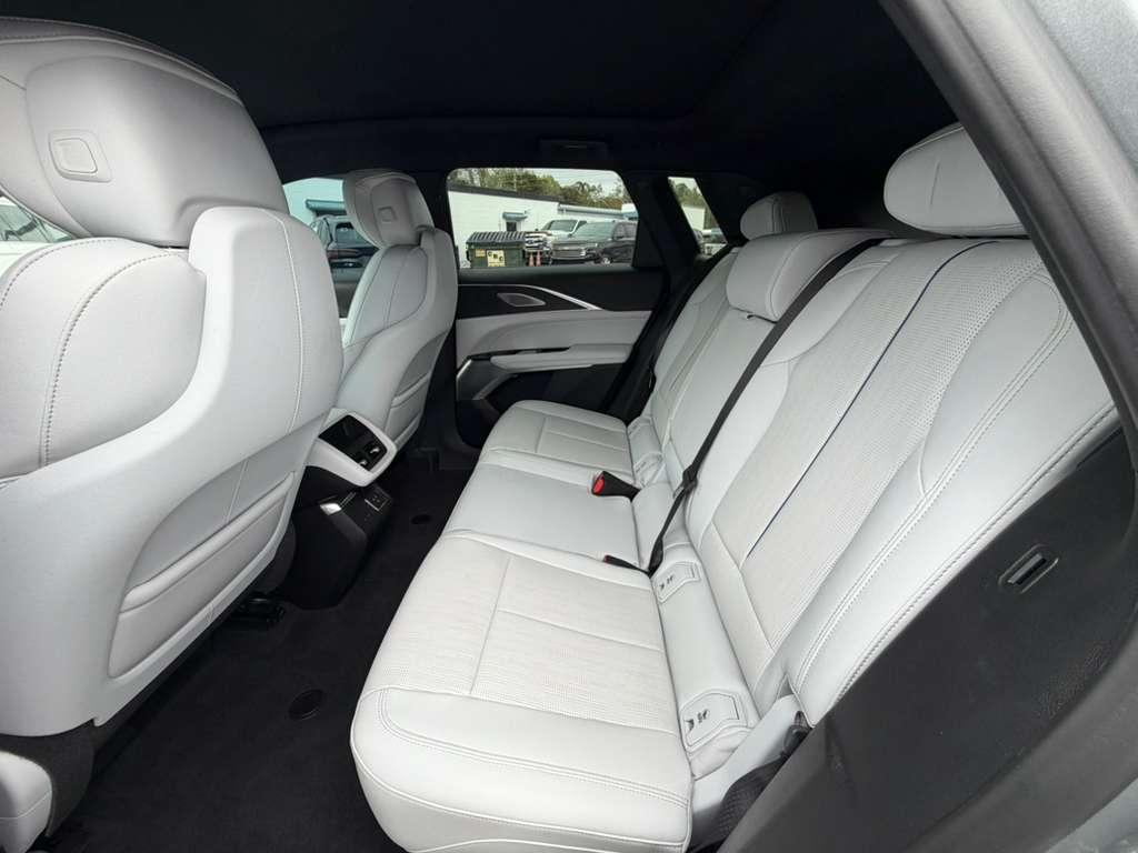 Cadillac Lyriq Sport-2 2024