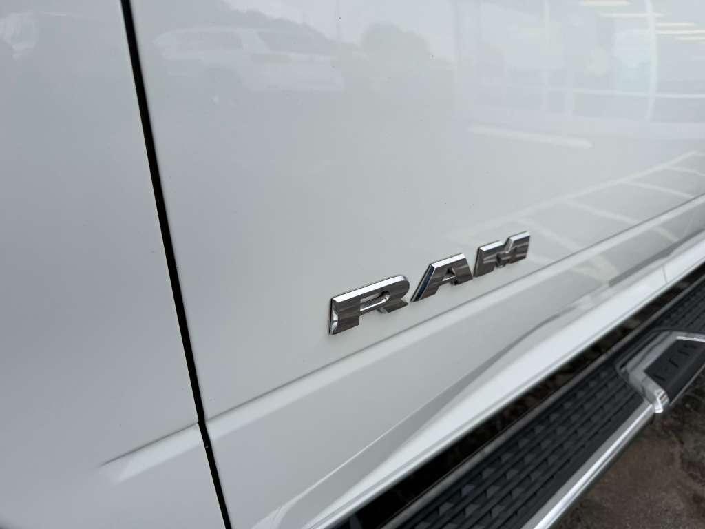 RAM 3500 Big Horn Crew Cab LWB 4WD DRW 2024