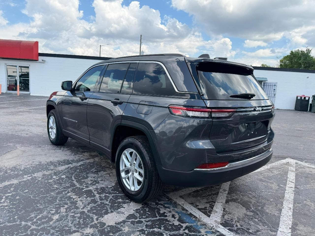 Jeep Grand Cherokee Laredo X 2WD 2025