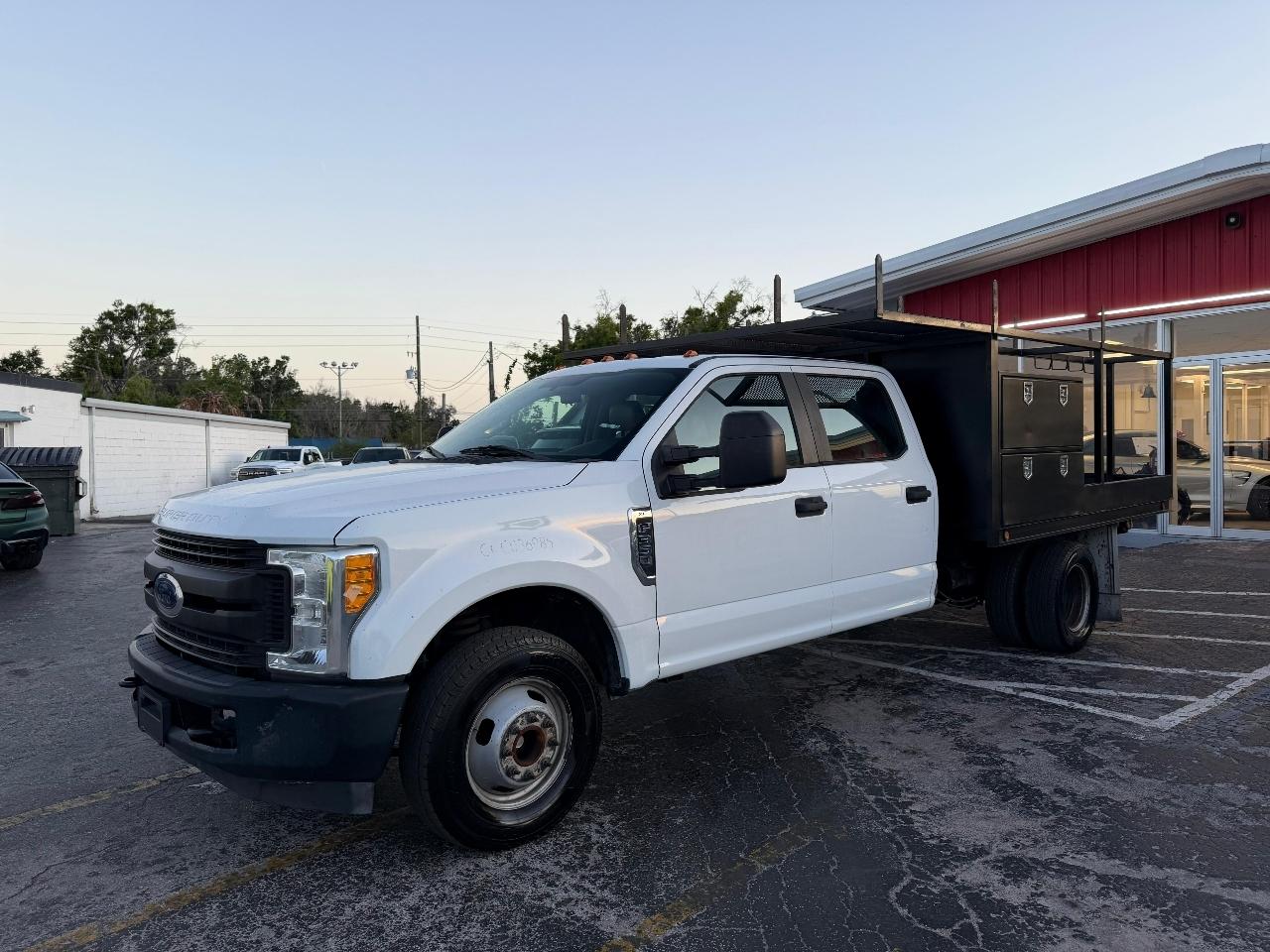 Ford F-350 SD XL Crew Cab Long Bed DRW 2WD 2017