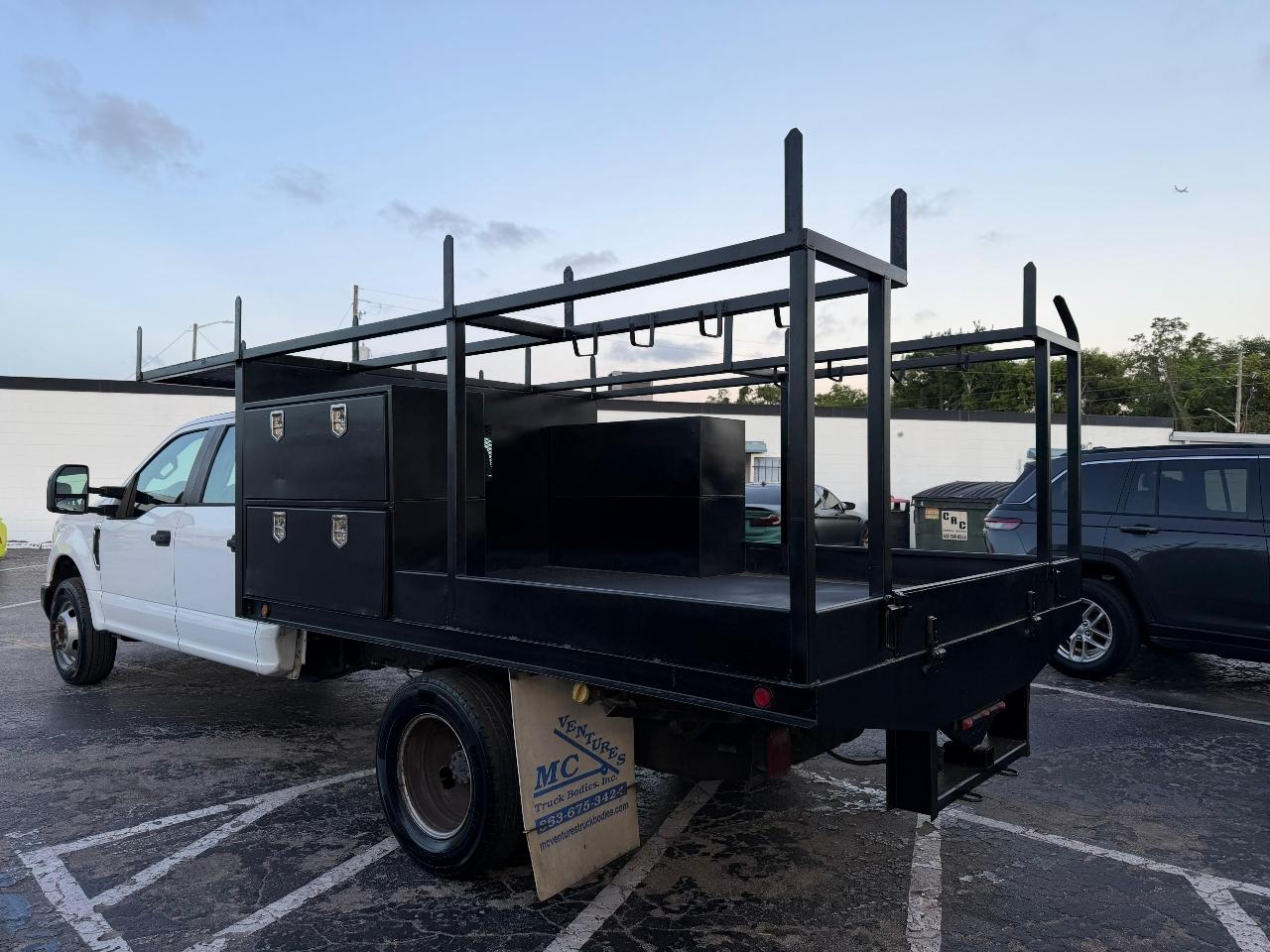 Ford F-350 SD XL Crew Cab Long Bed DRW 2WD 2017