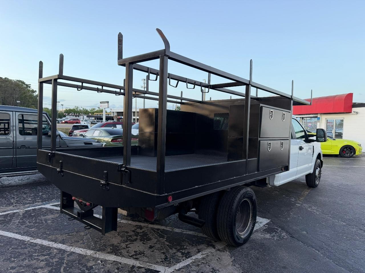 Ford F-350 SD XL Crew Cab Long Bed DRW 2WD 2017