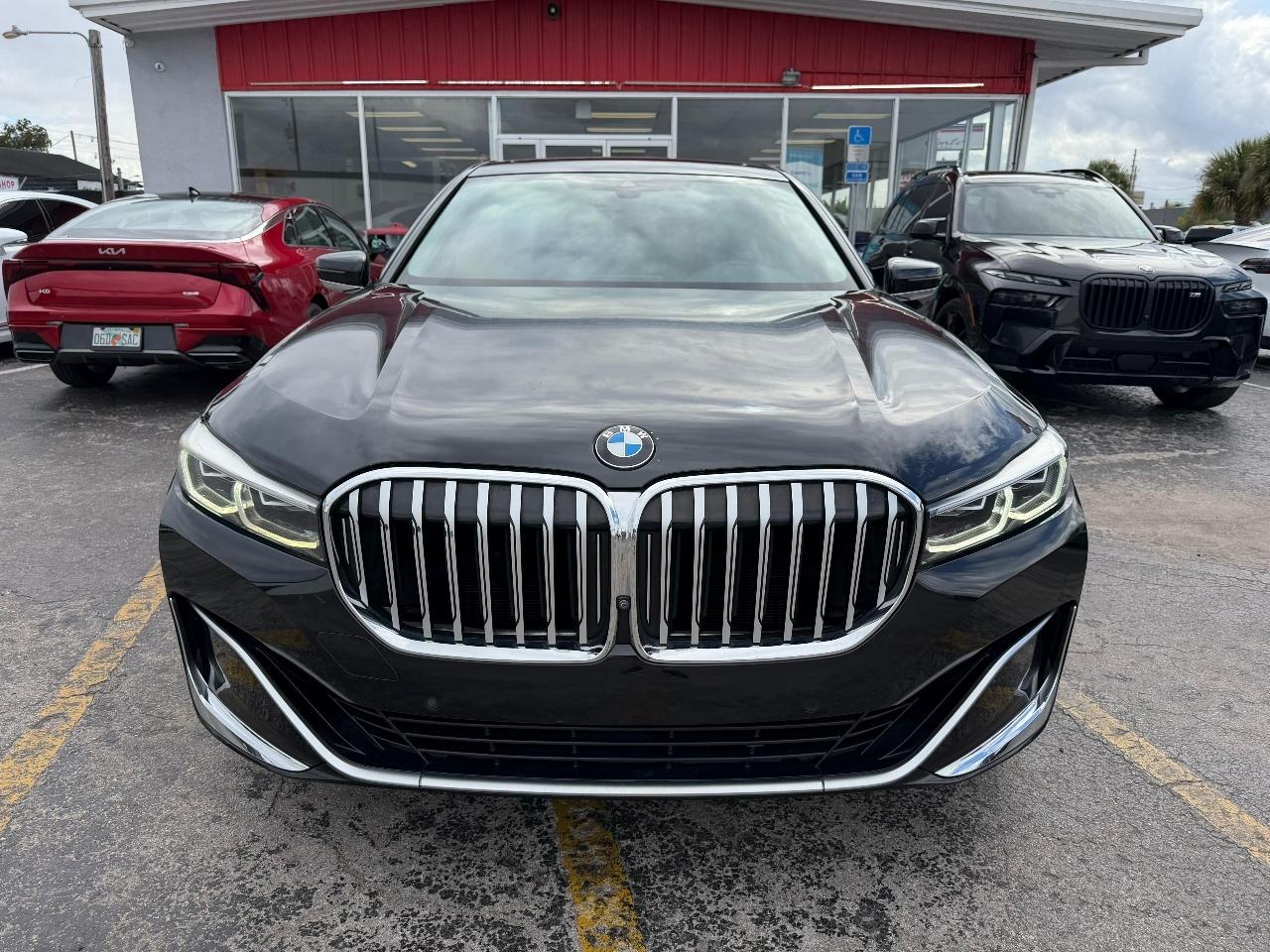 BMW 7-Series 740i 2021