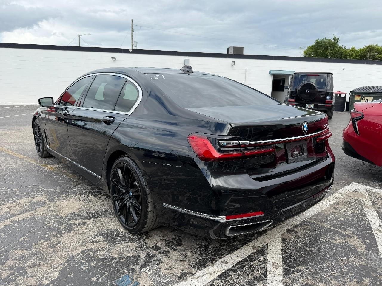 BMW 7-Series 740i 2021