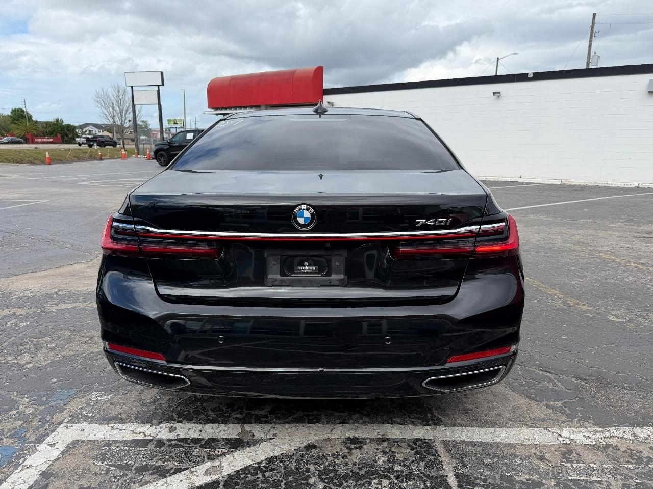 BMW 7-Series 740i 2021