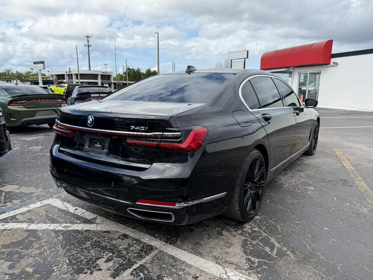 BMW 7-Series 740i 2021