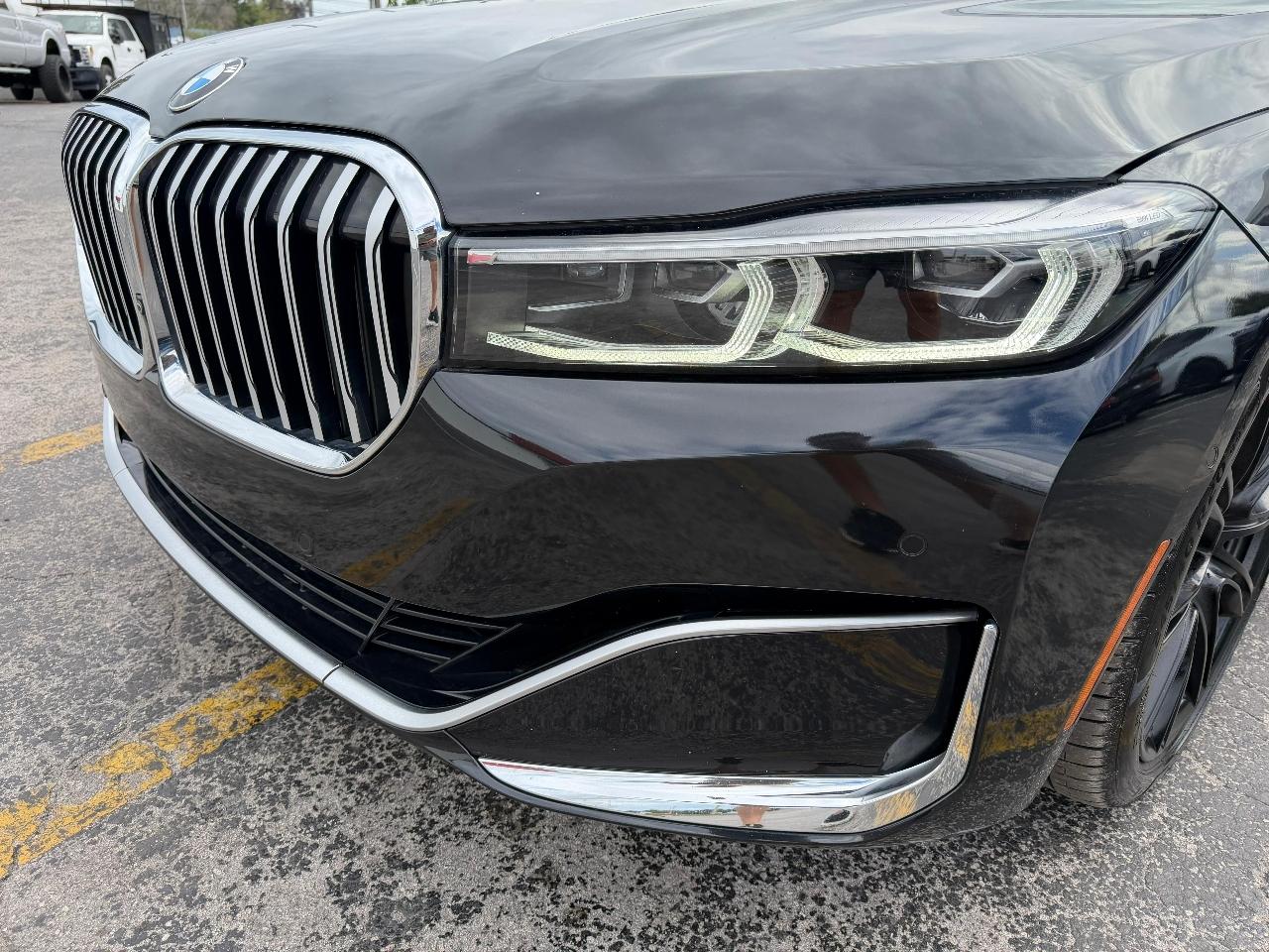 BMW 7-Series 740i 2021