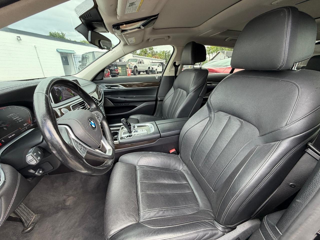 BMW 7-Series 740i 2021