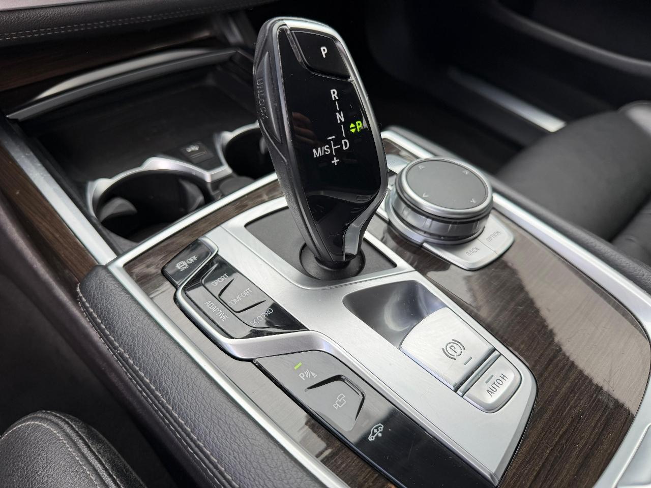 BMW 7-Series 740i 2021