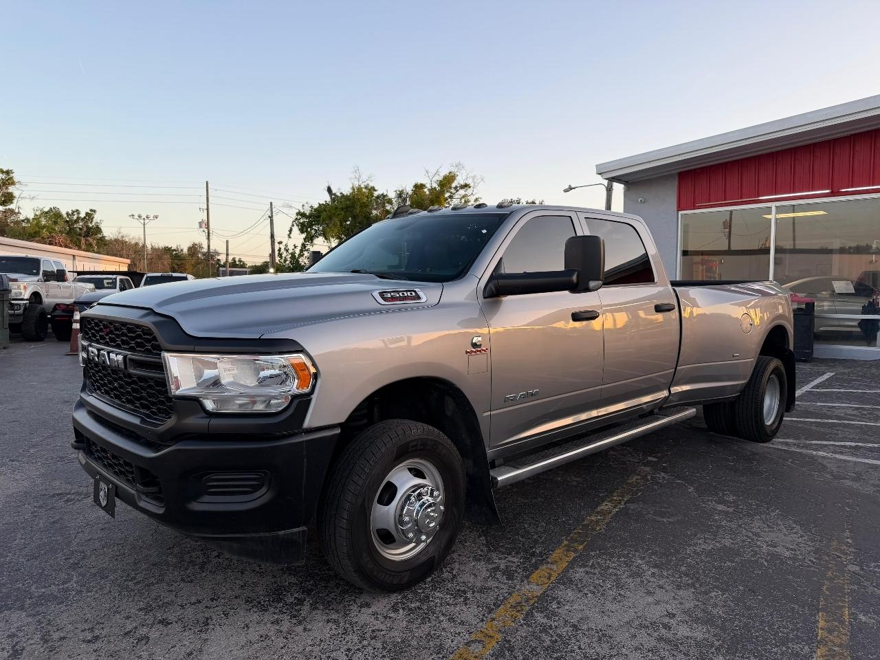 RAM 3500 Tradesman Crew Cab 4WD DRW 2022