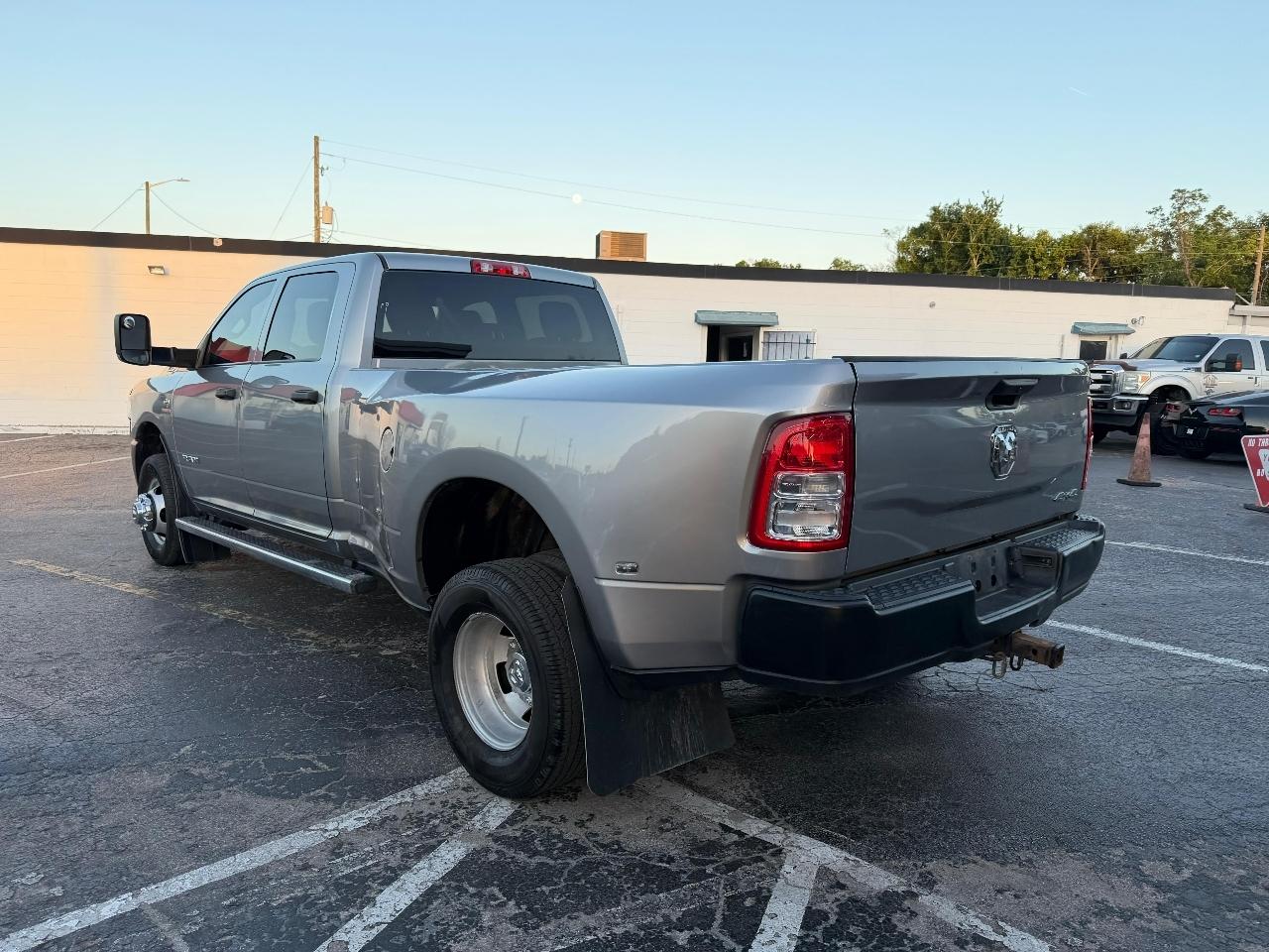 RAM 3500 Tradesman Crew Cab 4WD DRW 2022