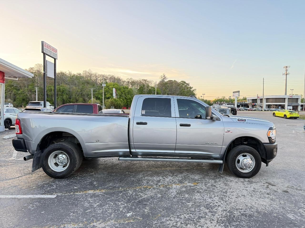 RAM 3500 Tradesman Crew Cab 4WD DRW 2022