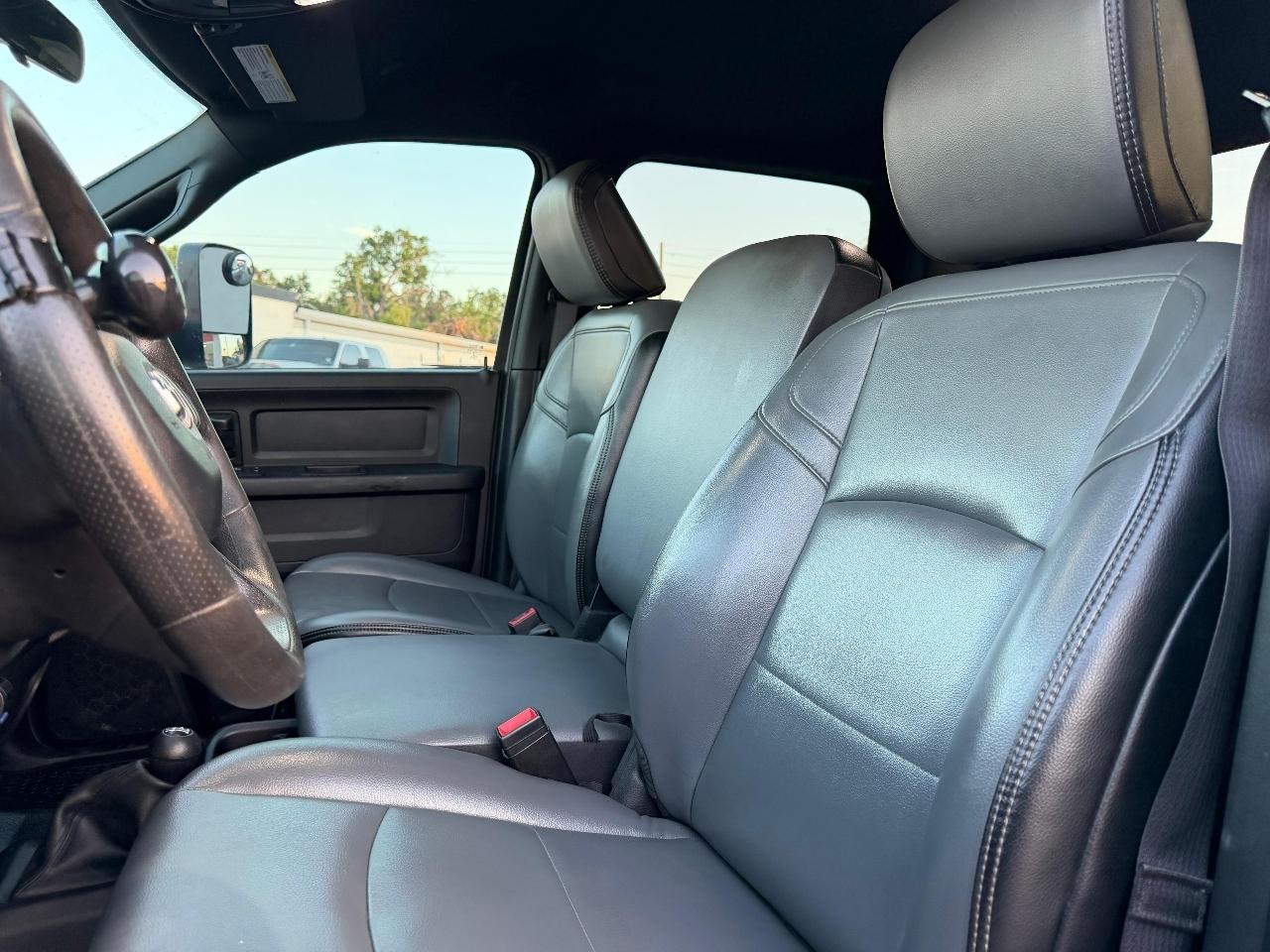 RAM 3500 Tradesman Crew Cab 4WD DRW 2022