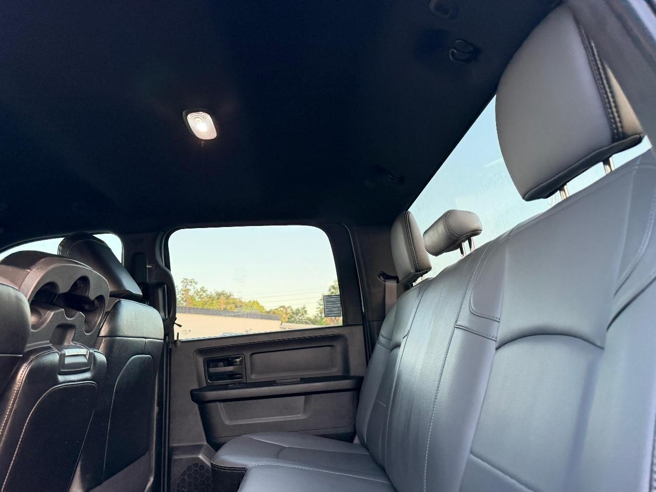 RAM 3500 Tradesman Crew Cab 4WD DRW 2022