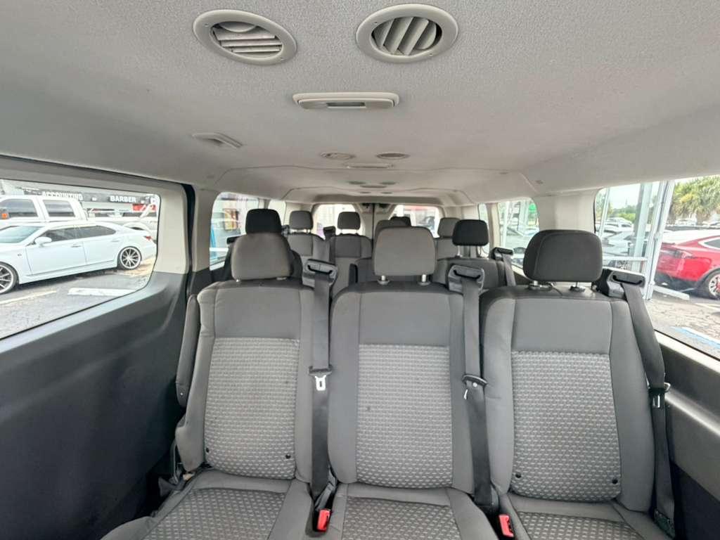 Ford Transit 350 Wagon Low Roof XLT w/Sliding Pass. 148-in. WB 2021