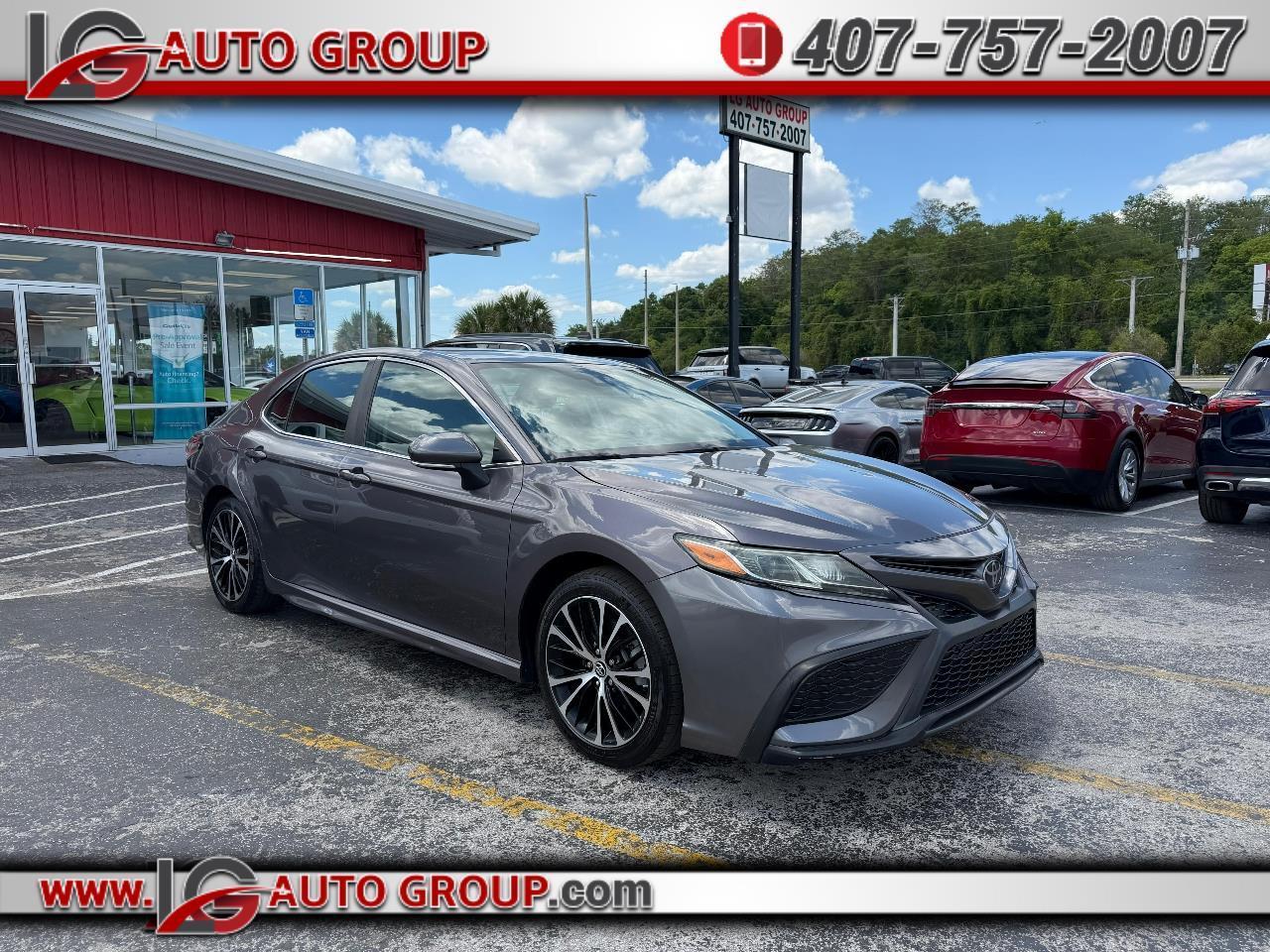 Toyota Camry SE 2023