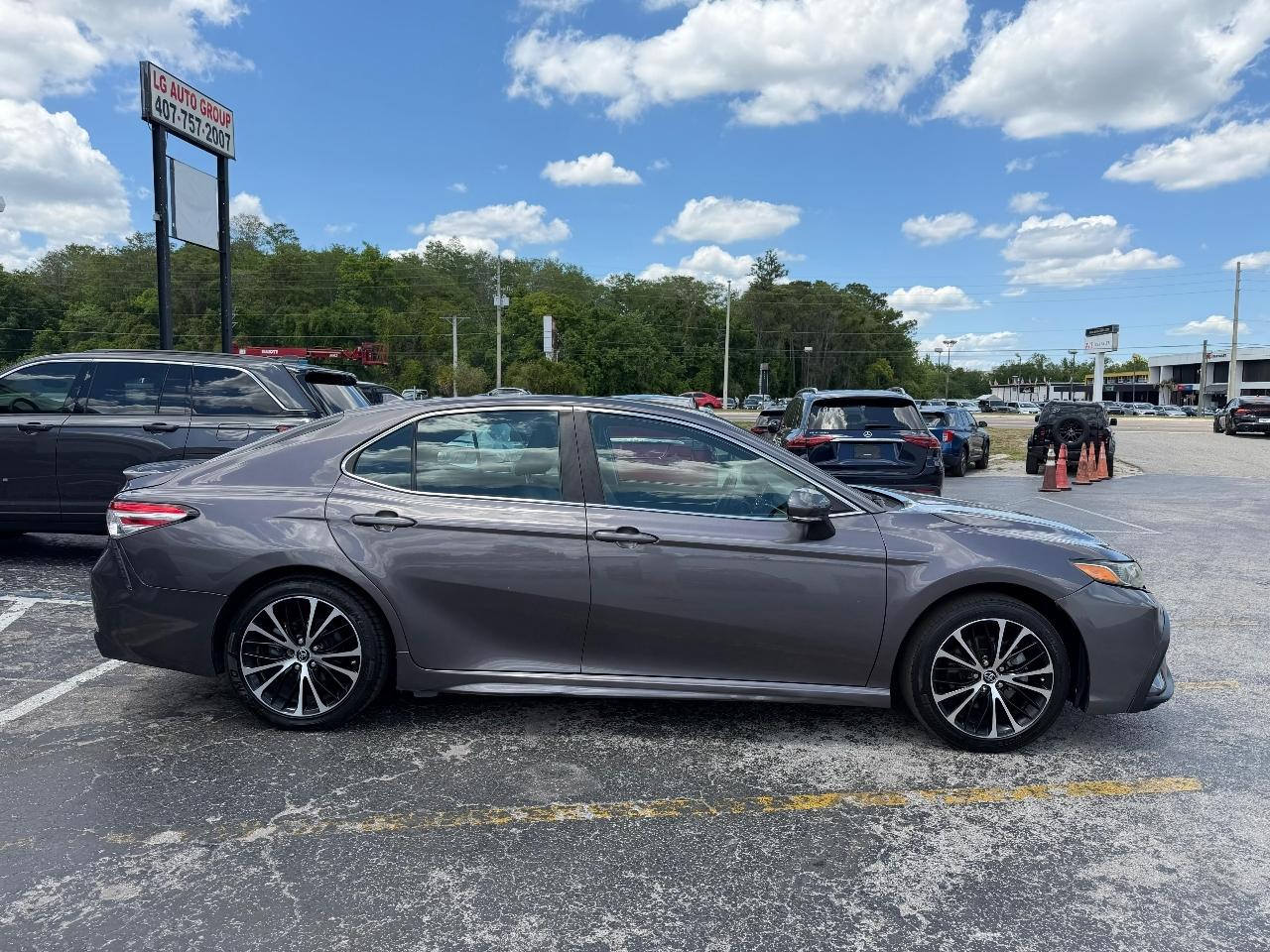 Toyota Camry SE 2023