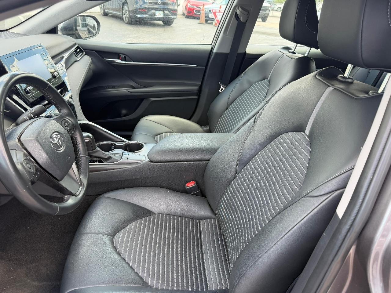 Toyota Camry SE 2023