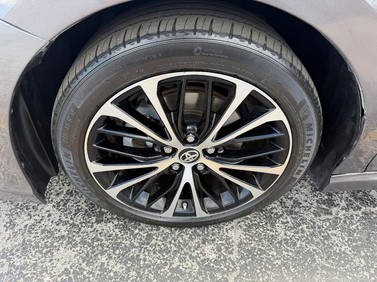 Toyota Camry SE 2023