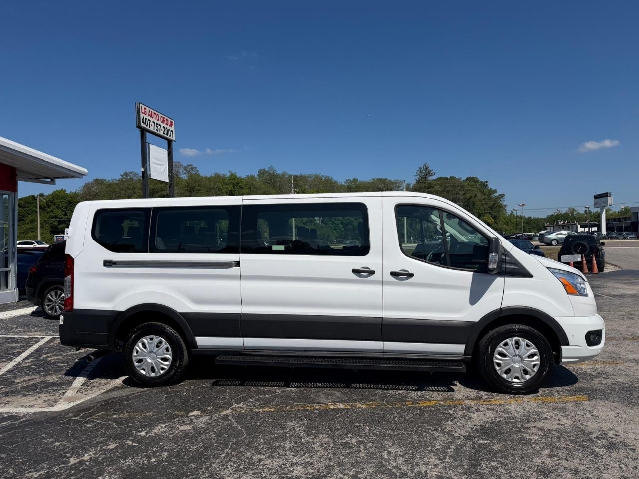 Ford Transit 350 Wagon Low Roof XLT w/Sliding Pass. 148-in. WB 2022
