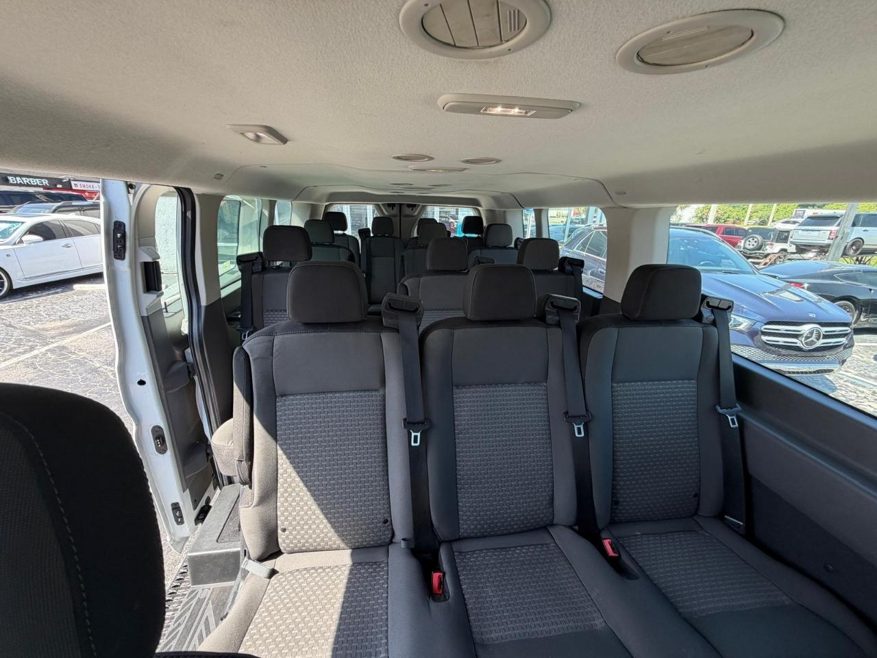 Ford Transit 350 Wagon Low Roof XLT w/Sliding Pass. 148-in. WB 2022