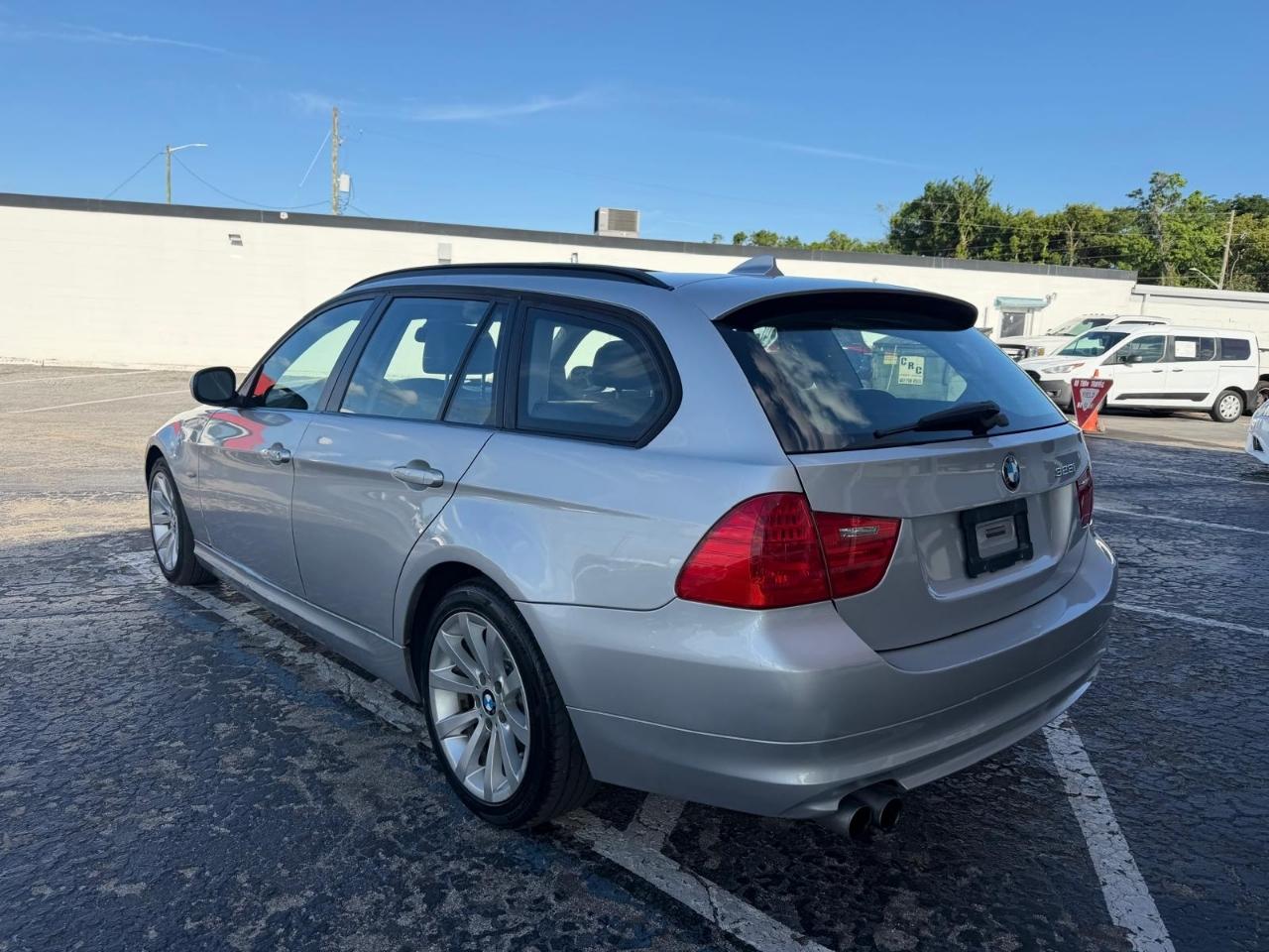 BMW 3-Series Sport Wagon 328i xDrive 2011