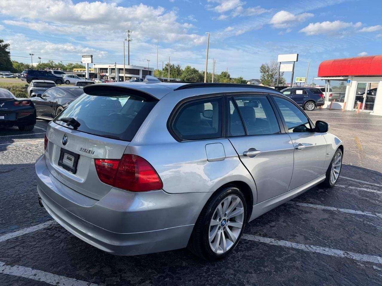 BMW 3-Series Sport Wagon 328i xDrive 2011