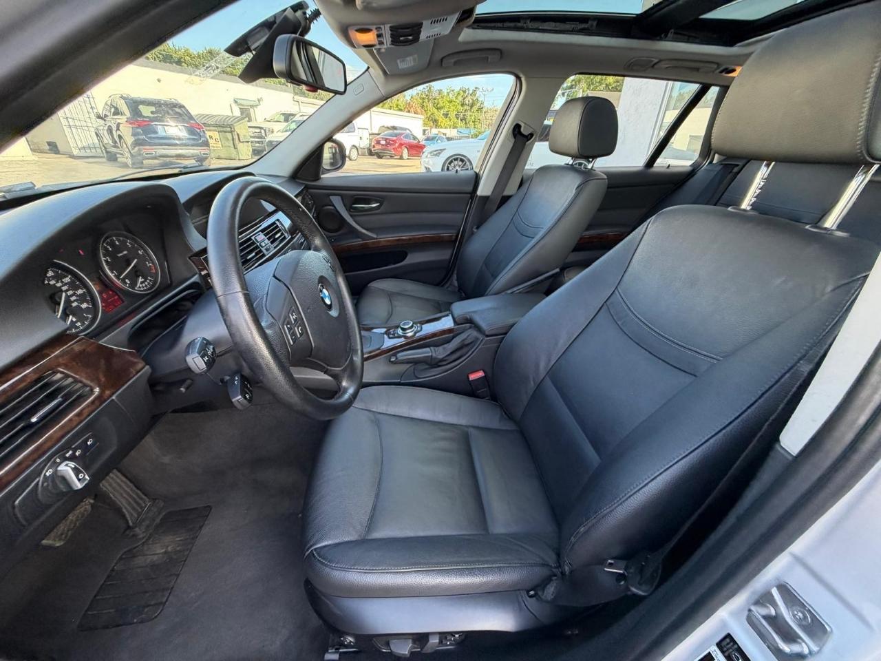 BMW 3-Series Sport Wagon 328i xDrive 2011