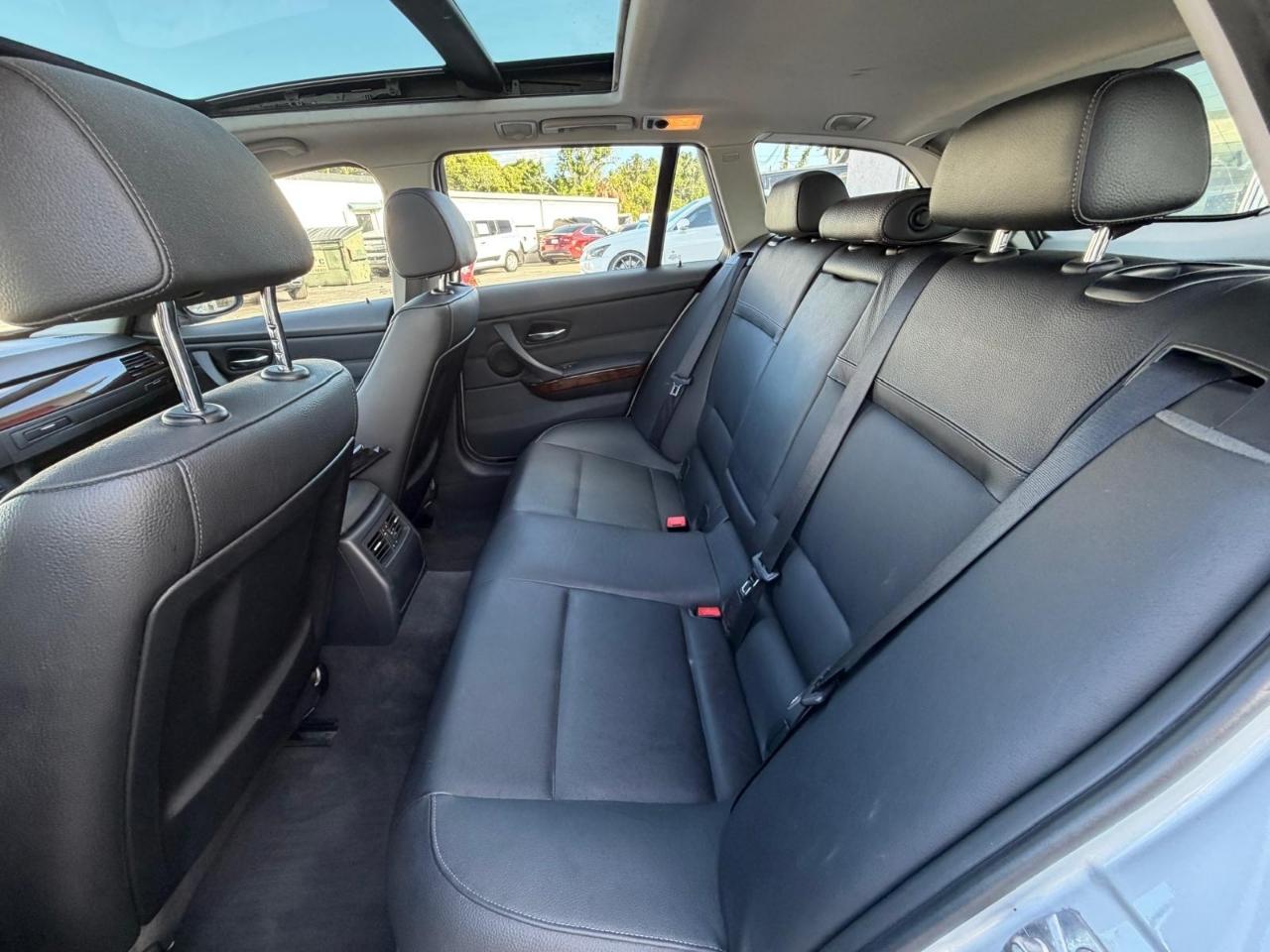 BMW 3-Series Sport Wagon 328i xDrive 2011