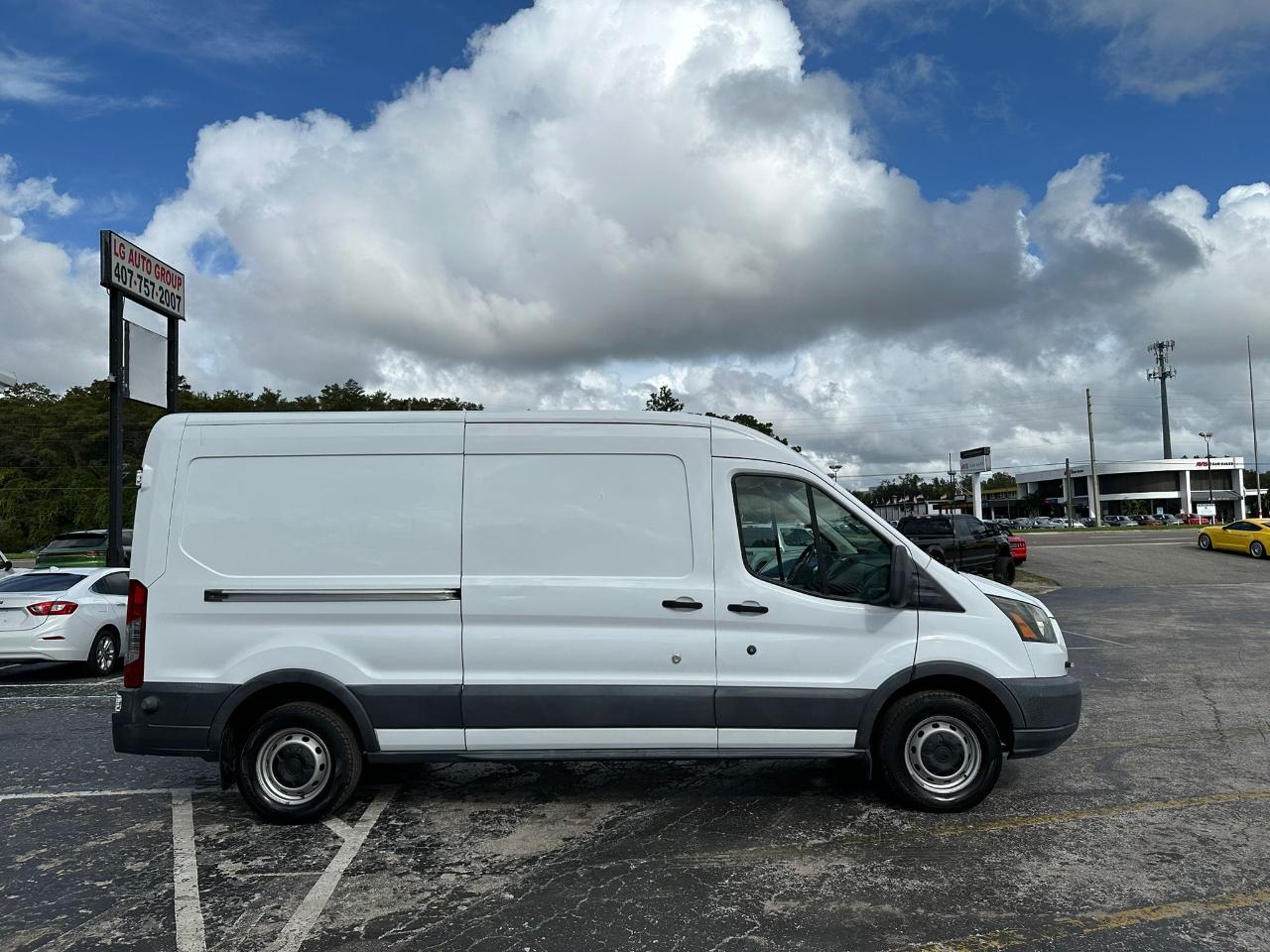 Ford Transit 150 Van Med. Roof w/Sliding Pass. 148-in. WB 2016