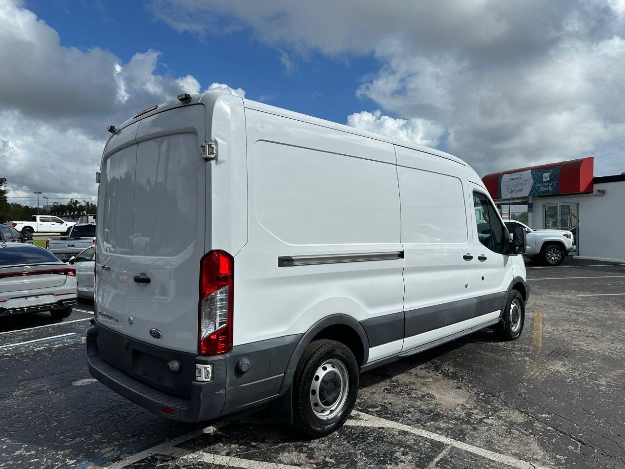 Ford Transit 150 Van Med. Roof w/Sliding Pass. 148-in. WB 2016