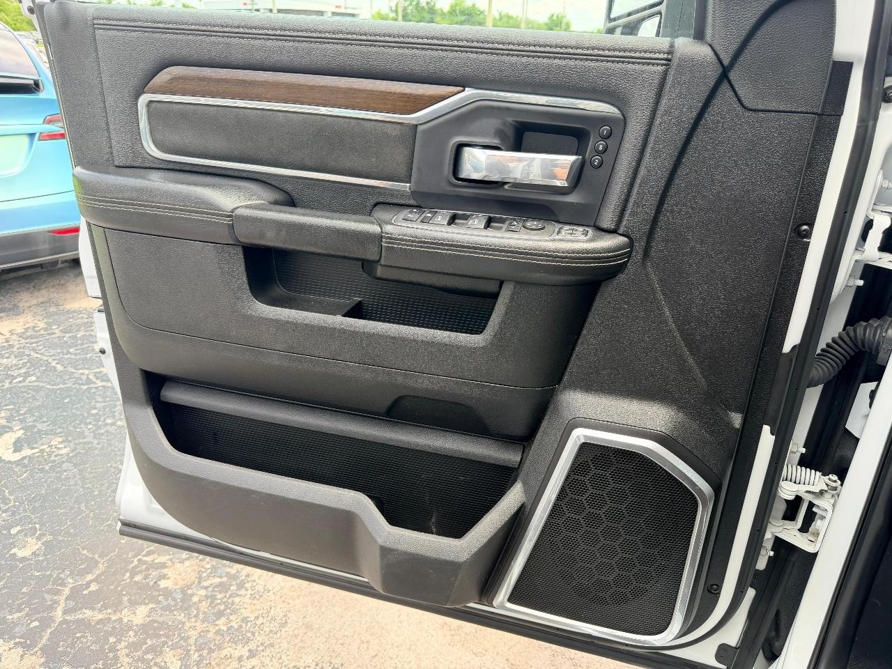 RAM 2500 Laramie Crew Cab SWB 4WD 2023