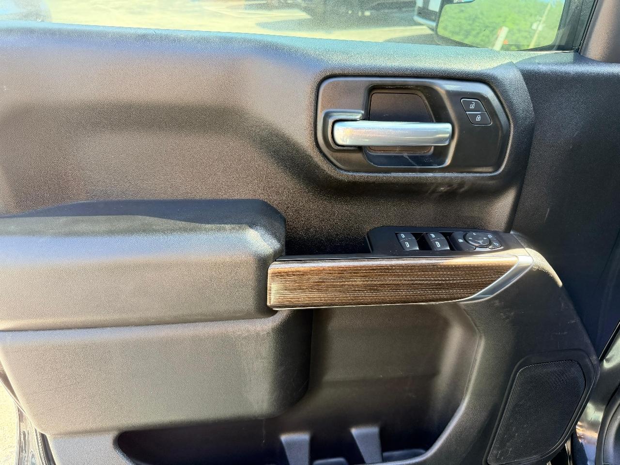 Chevrolet Silverado 1500 LT Crew Cab 2WD 2021