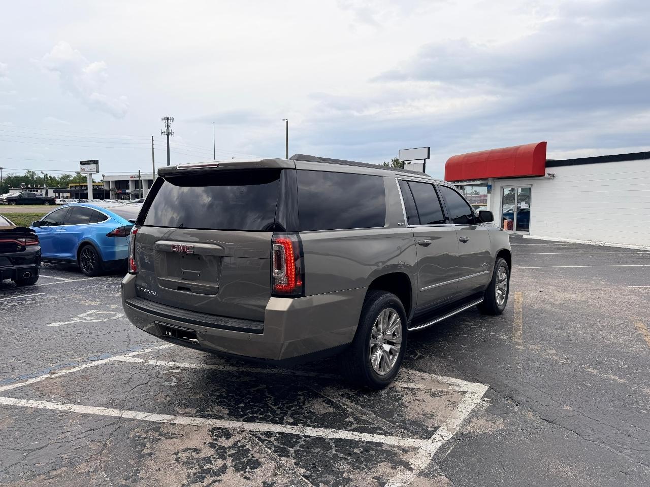 GMC Yukon XL SLT 2WD 2019